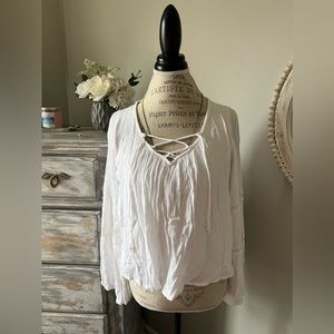 🤍 EUC Hollister Top